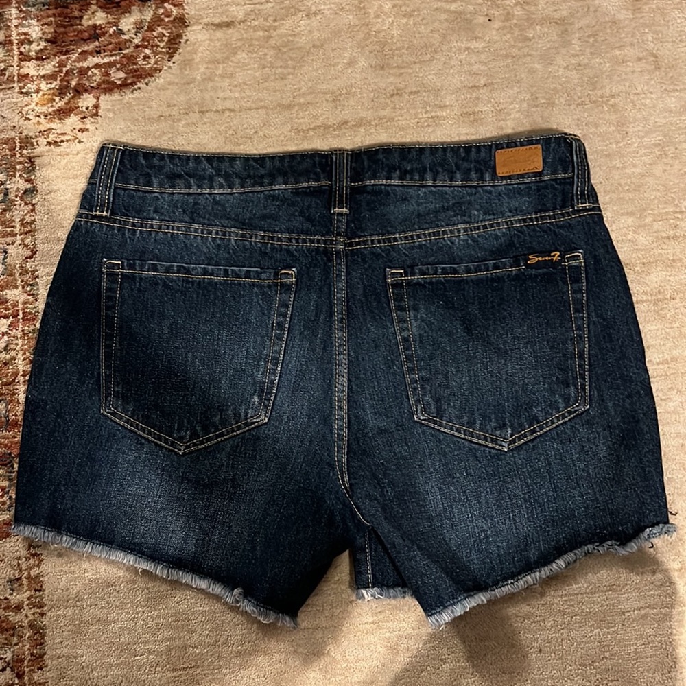 SEVEN7 5" INSEAM FRAY HEM DENIM WEEKEND SHORT Dark Wash Size 6 - Picture 7 of 7
